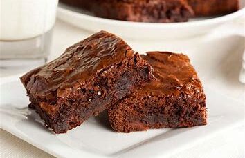 BROWNIE DE CHOCOLATE CON NUECES