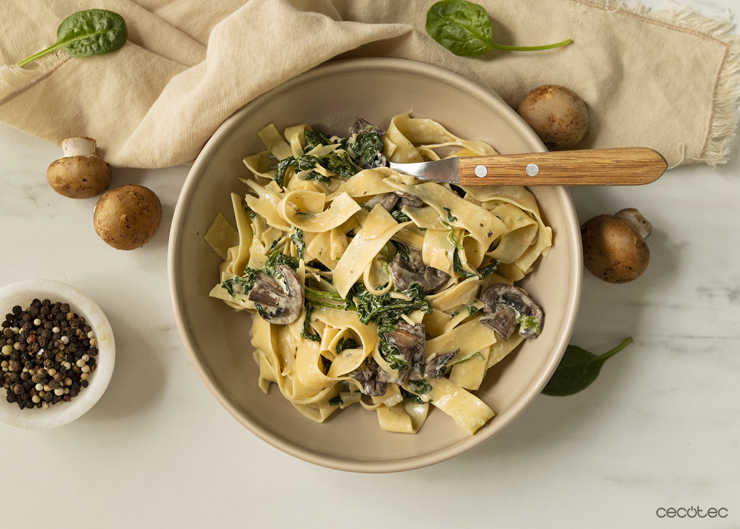 Pasta cremosa con espinaca