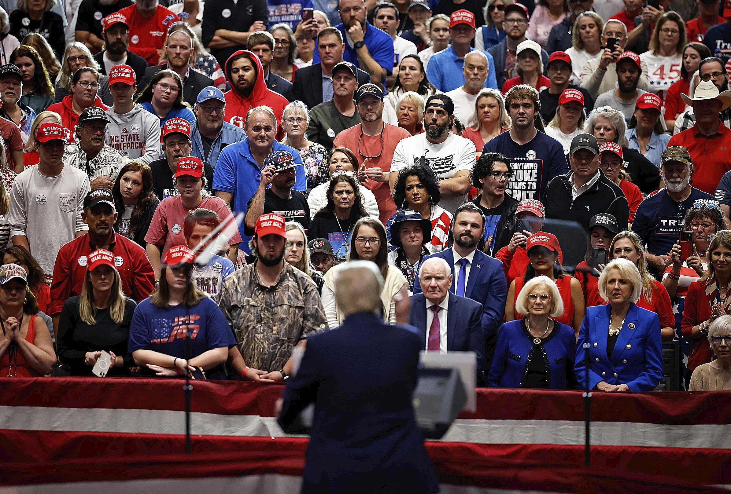 Latinos apoyan a Trump