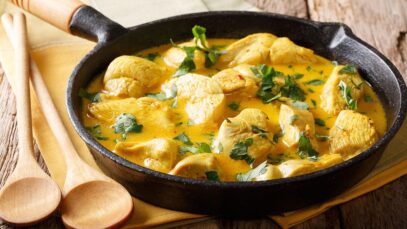 Pollo al Curry con Leche de Coco