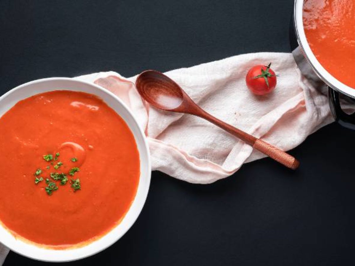 Sopa de Tomate y Albahaca