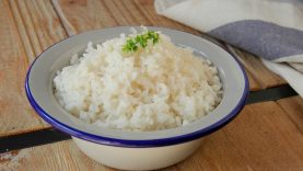 Arroz blanco tradicional al estilo casero