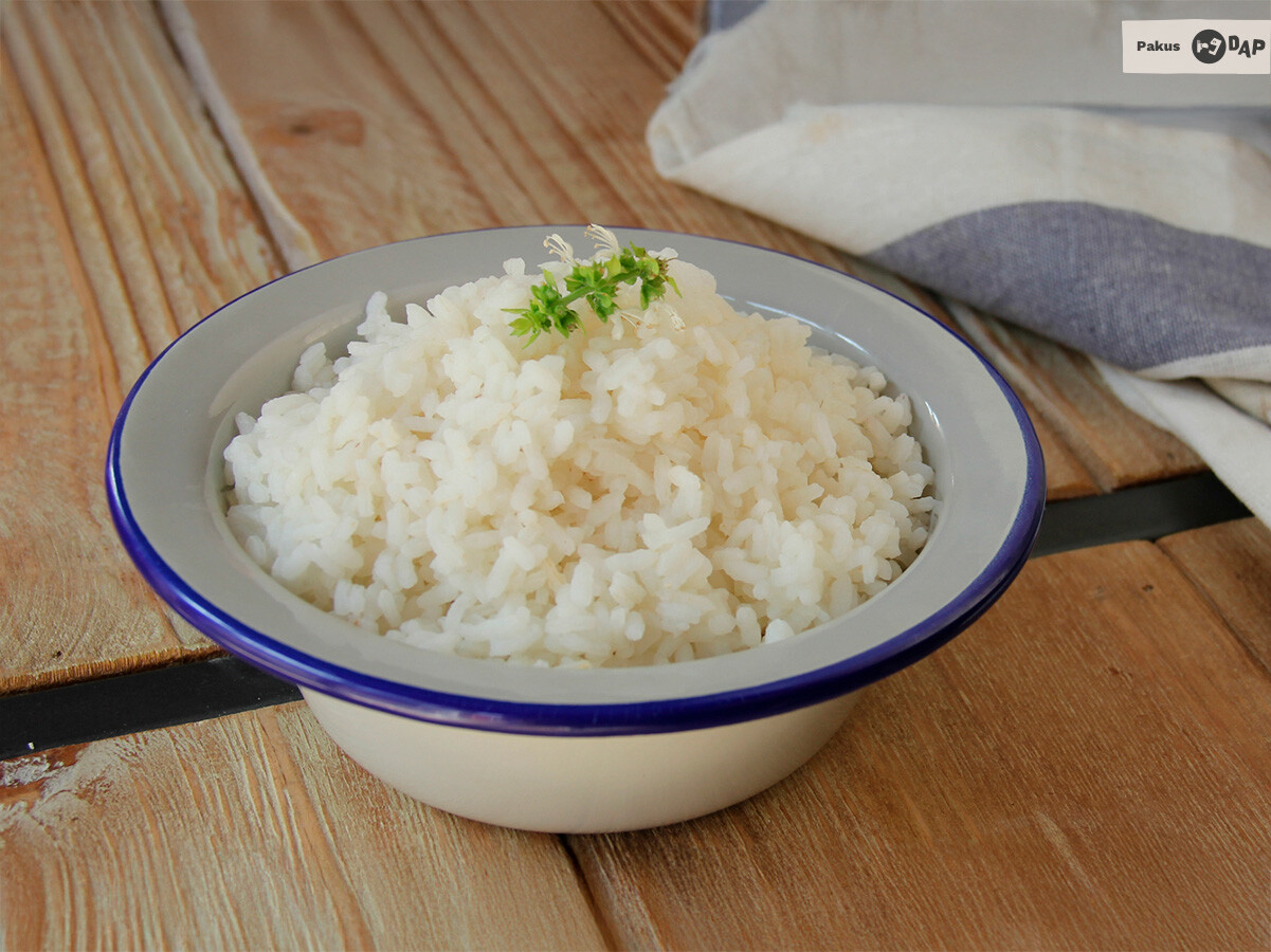 Arroz blanco tradicional al estilo casero