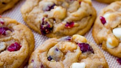 Cookies de chocolate blanco y arándanos
